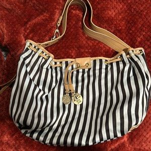 Henri Bendel 712 5th Avenue purse
